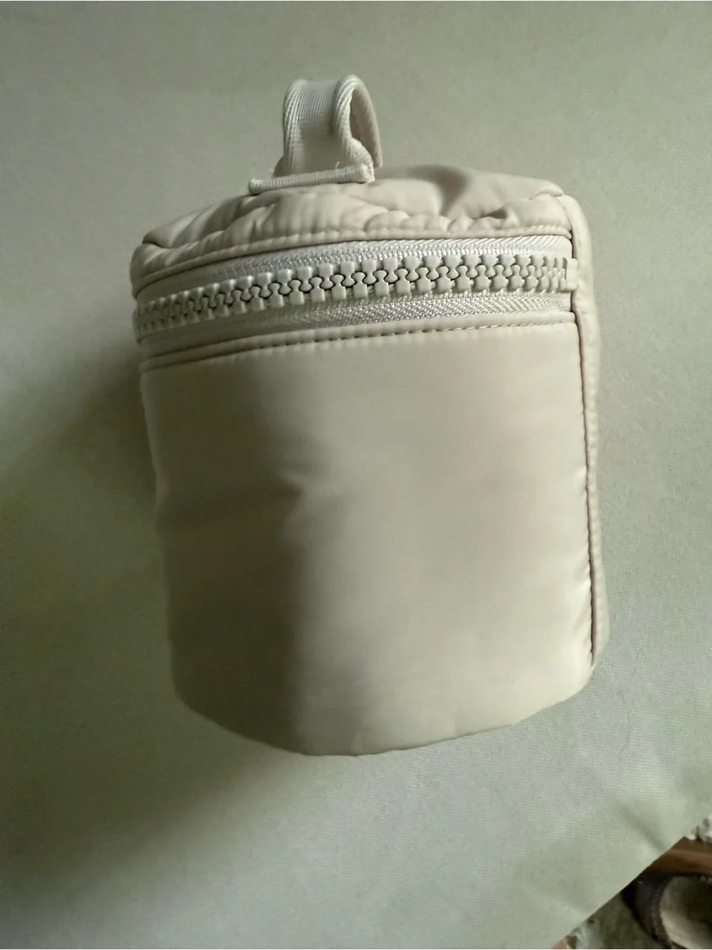 NWOT Dagne Dover Padded Cosmetic Case with Top Handle